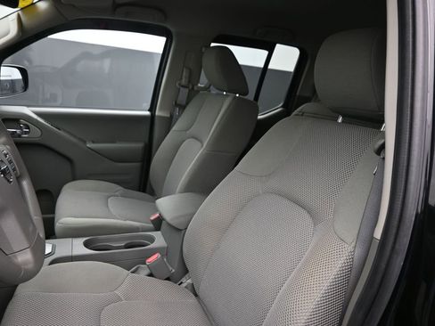 Used 2020 Nissan Frontier SV w/ Midnight Edition Floor Mats image 10