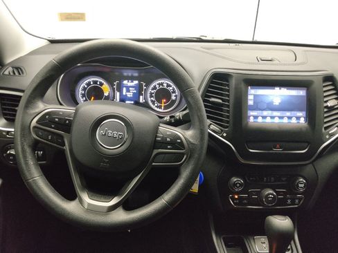 Used 2019 Jeep Cherokee Latitude w/ Popular Appearance Group FWD image 22