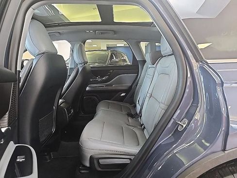 Used 2022 Lincoln Corsair Standard w/ Premium Package image 30