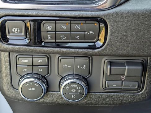 New 2026 GMC Yukon Elevation w/ Elevation Premium Package AWD/4WD image 21