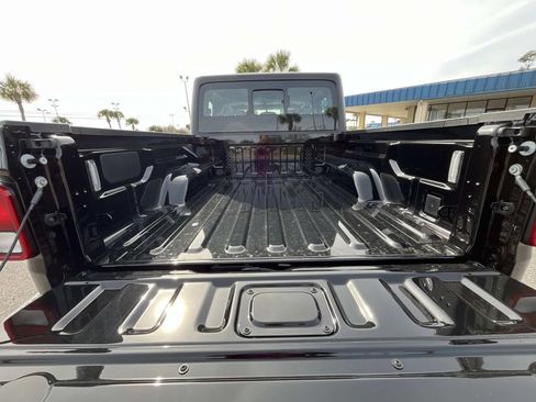 New 2026 Jeep Gladiator Sport AWD/4WD image 12