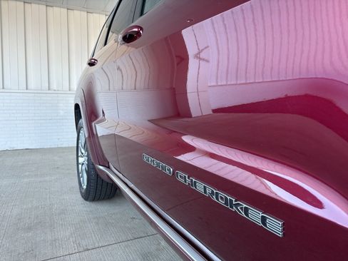 Used 2018 Jeep Grand Cherokee Summit image 39