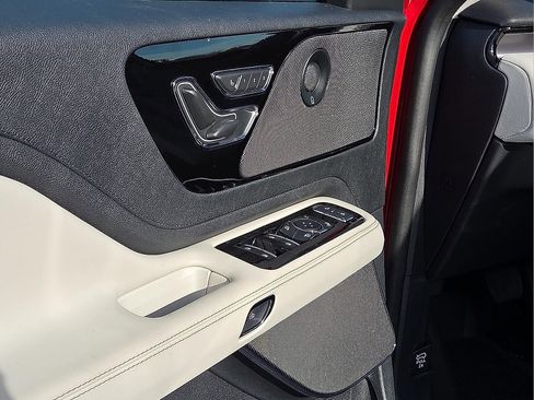 New 2026 Lincoln Aviator AWD image 15