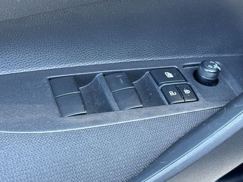 Used 2025 Toyota Corolla LE image 12