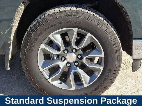 Used 2025 Chevrolet Silverado 1500 LT image 6