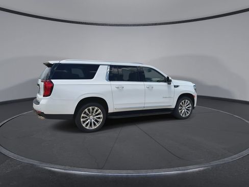 Used 2023 GMC Yukon XL Denali AWD/4WD image 9