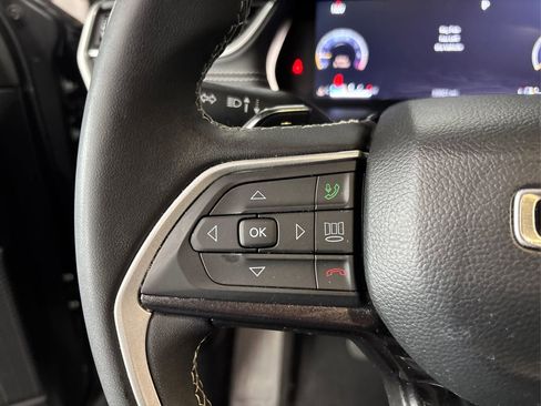 Used 2023 Jeep Grand Cherokee L Laredo image 29