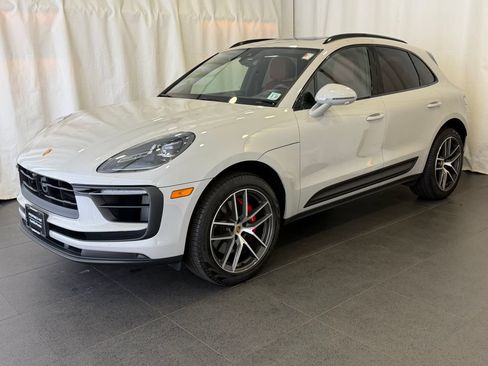 Certified 2026 Porsche Macan S AWD/4WD image 1