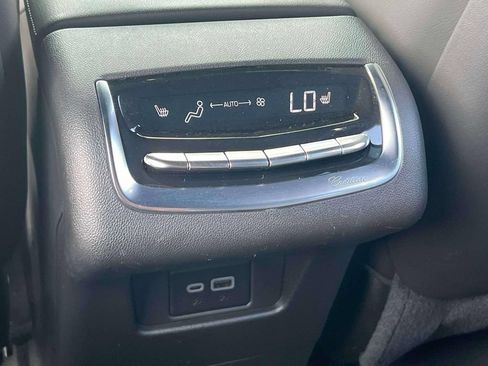Used 2023 Cadillac XT6 Premium Luxury AWD/4WD image 13