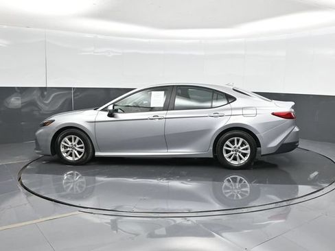 Used 2025 Toyota Camry LE FWD image 10
