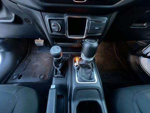 Used 2021 Jeep Wrangler Unlimited Sport image 20