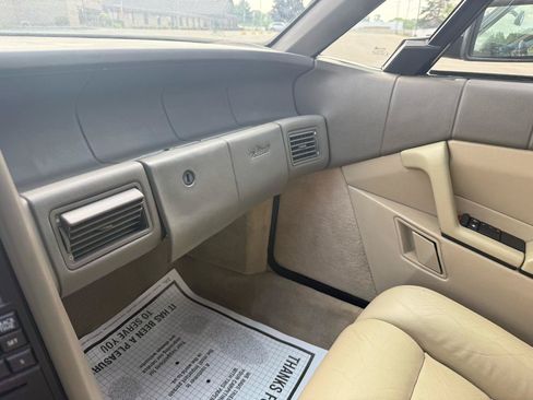 Used 1992 Cadillac Allante FWD image 14