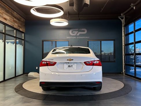 Used 2021 Chevrolet Malibu LS image 4