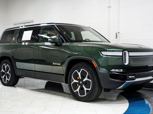 Used 2023 Rivian R1S Adventure image 5