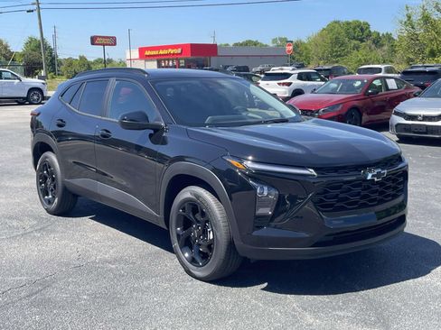 New 2026 Chevrolet Trax LT w/ Midnight Edition FWD image 21