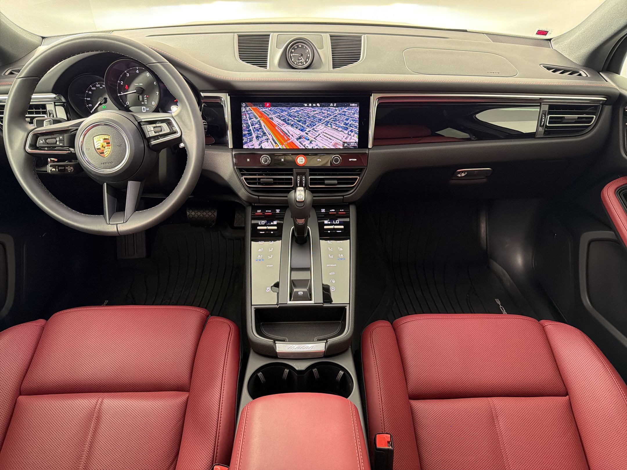 Used 2026 Porsche Macan AWD/4WD image 17