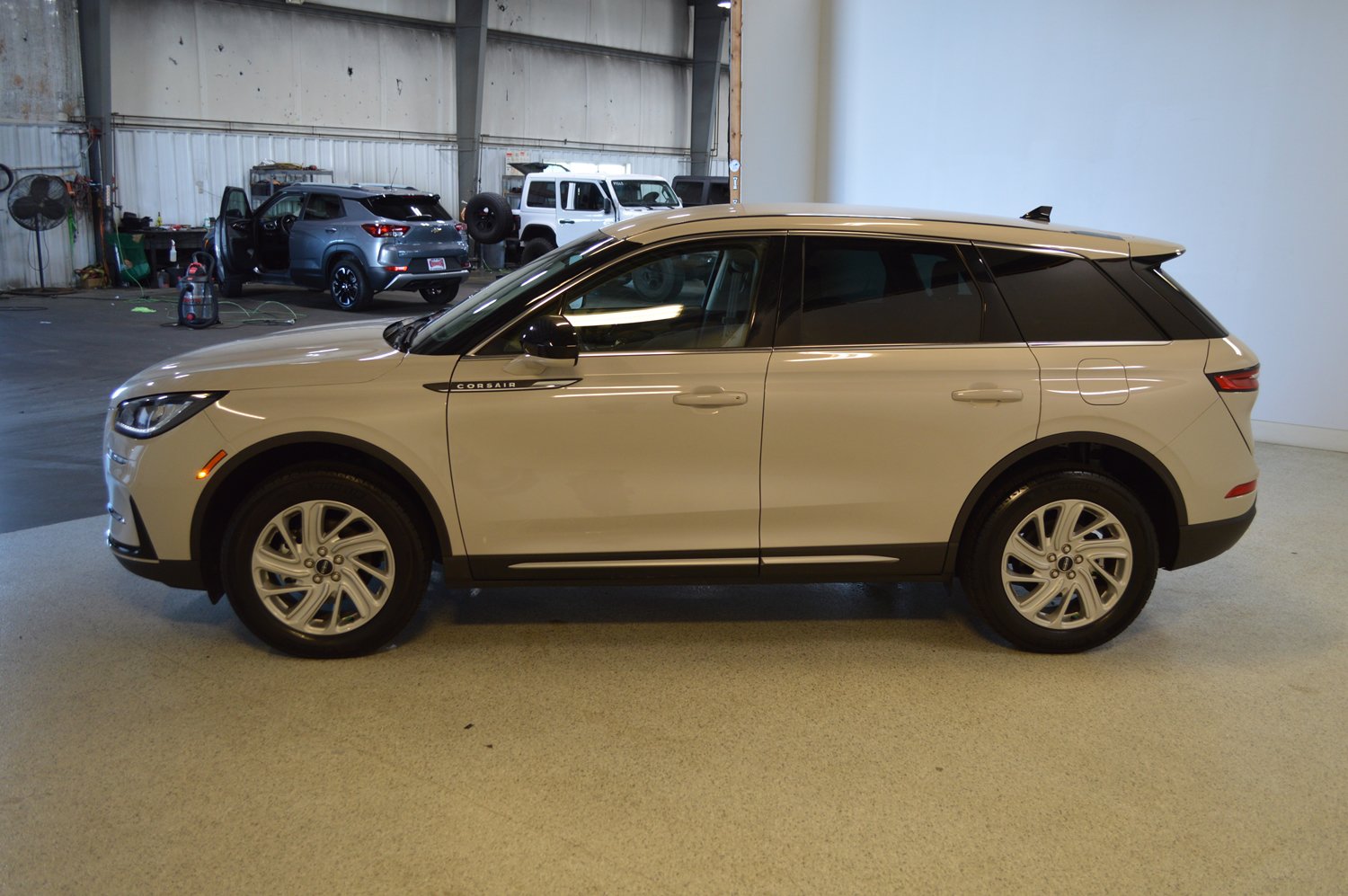 Used 2023 Lincoln Corsair FWD image 6