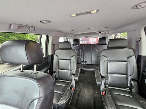 Used 2017 Chevrolet Suburban Premier AWD/4WD image 21