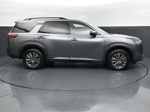 Used 2025 Nissan Pathfinder SV AWD/4WD image 6
