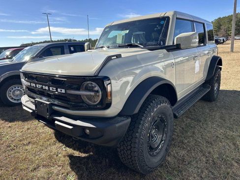 New 2025 Ford Bronco Outer Banks w/ Sasquatch Package image 3