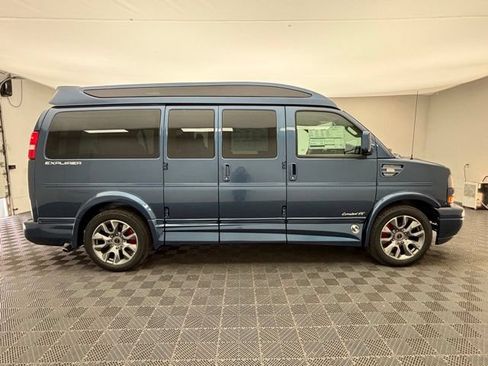 New 2026 GMC Savana 2500 w/ Driver Convenience Package RWD image 6