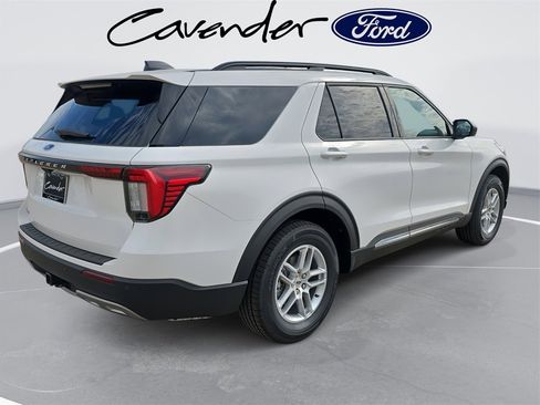New 2025 Ford Explorer Active w/ Active Comfort Package image 6