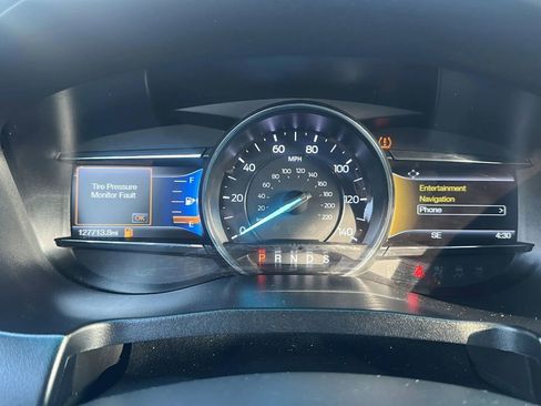 Used 2017 Ford Explorer Limited image 23