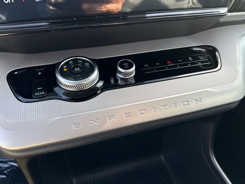 New 2025 Ford Expedition Active image 20