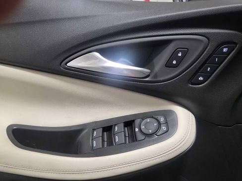 Used 2025 Buick Encore GX Avenir w/ Avenir Technology Package image 18