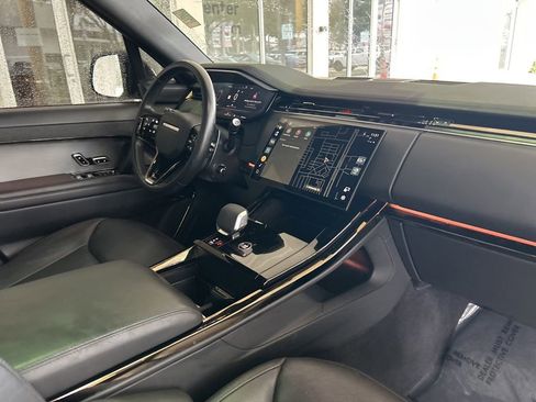 Used 2024 Land Rover Range Rover Sport Dynamic SE image 24