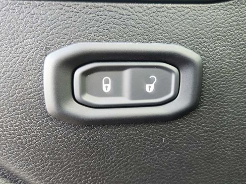 Used 2026 Jeep Wrangler Unlimited Sport AWD/4WD image 21