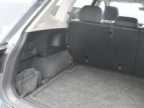 Used 2023 Volkswagen Tiguan SE AWD/4WD image 19