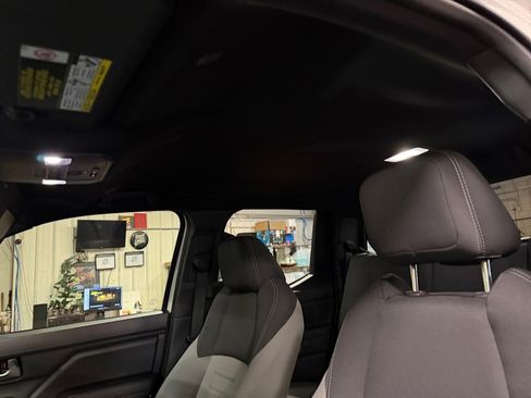 Used 2025 Toyota Tacoma TRD Sport image 25