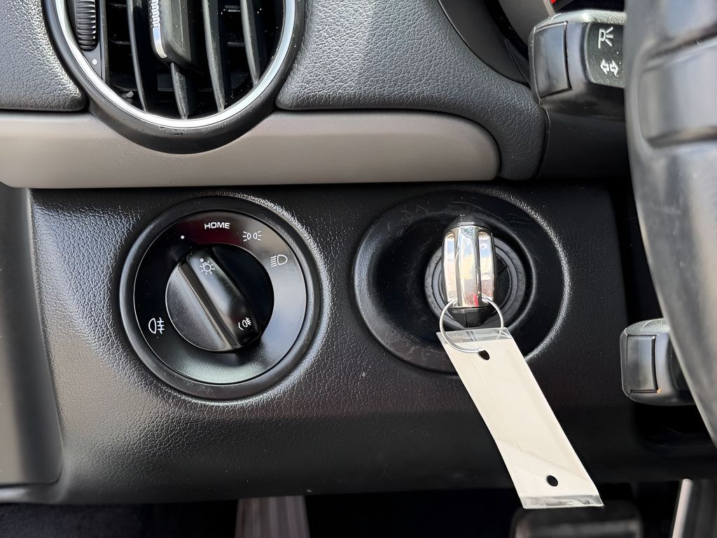 Used 2011 Porsche Boxster RWD image 32