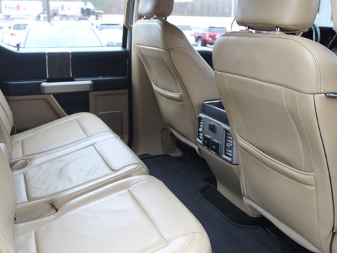 Used 2017 Ford F250 Lariat w/ Chrome Package image 28