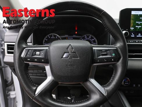 Used 2024 Mitsubishi Outlander SE AWD/4WD image 10
