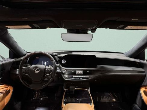 Used 2024 Lexus LS 500 AWD w/ Interior Upgrade Package image 11