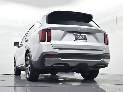 Certified 2025 Kia Sorento EX w/ EX Panoramic Sunroof Package AWD/4WD image 50