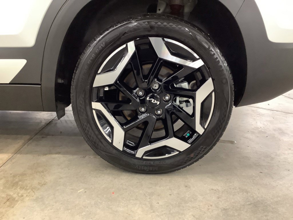 Certified 2026 Kia Seltos SX w/ SX Sunroof Package AWD/4WD image 26