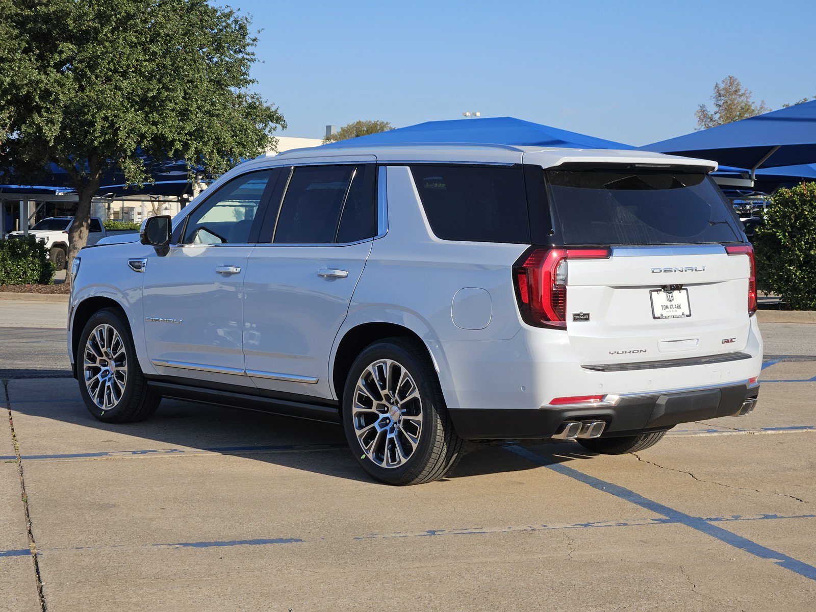 New 2027 GMC Yukon Denali w/ Denali Reserve Package AWD/4WD image 3