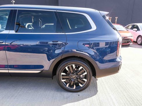 Used 2024 Kia Telluride SX w/ Towing Package AWD/4WD image 6