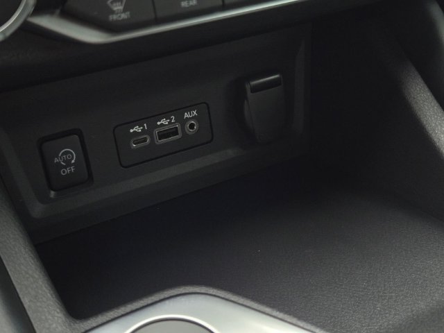 Used 2024 Nissan Sentra SR w/ SR Premium Package FWD image 24