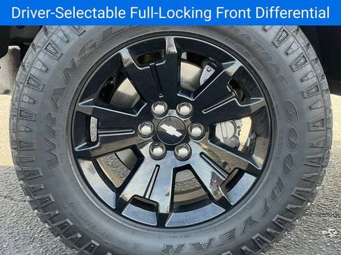 Used 2020 Chevrolet Colorado ZR2 w/ ZR2 Midnight Special Edition AWD/4WD image 13