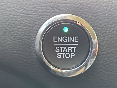 Used 2021 Ford Edge SEL w/ Convenience Package image 17