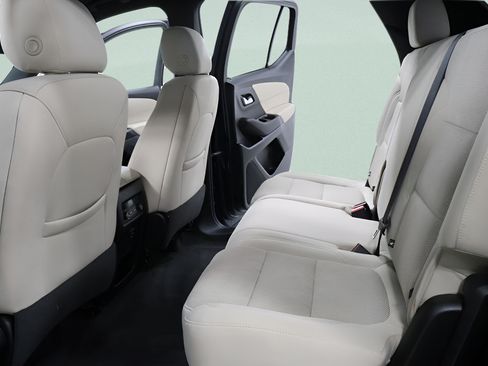 Used 2023 Chevrolet Traverse LS FWD image 26