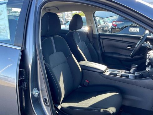 Used 2025 Nissan Sentra SV FWD image 7