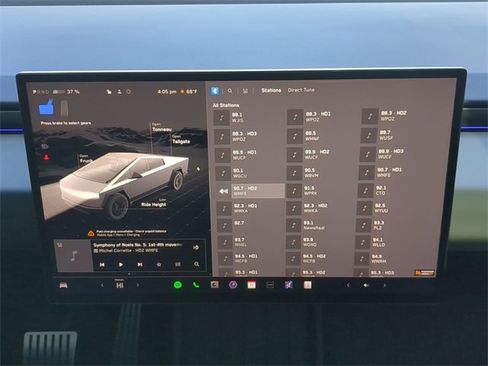 Used 2024 Tesla Cybertruck AWD Crew Cab image 17