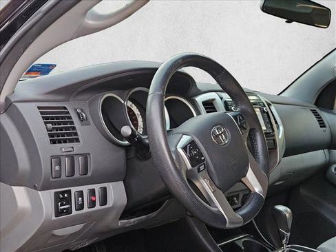 Used 2015 Toyota Tacoma PreRunner w/ SR5 Package image 10