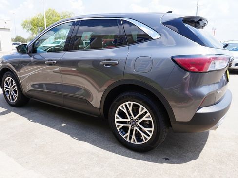 Used 2022 Ford Escape SEL w/ Technology Package image 4