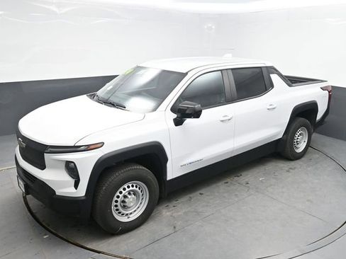 Used 2024 Chevrolet Silverado EV W/T AWD/4WD image 23